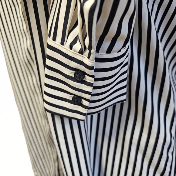 H&M Cream & Black Striped Long Sleeve Button-down Shirt Womens Medium - Picture 6 of 15
